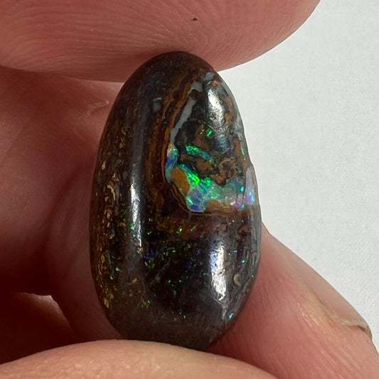Lovely piece of Winton boulder opal. A nice little ring stone with good flashes of colour.