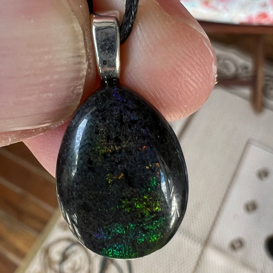 Andamooka Matrix opal pendant displaying great colours. Ready to wear.