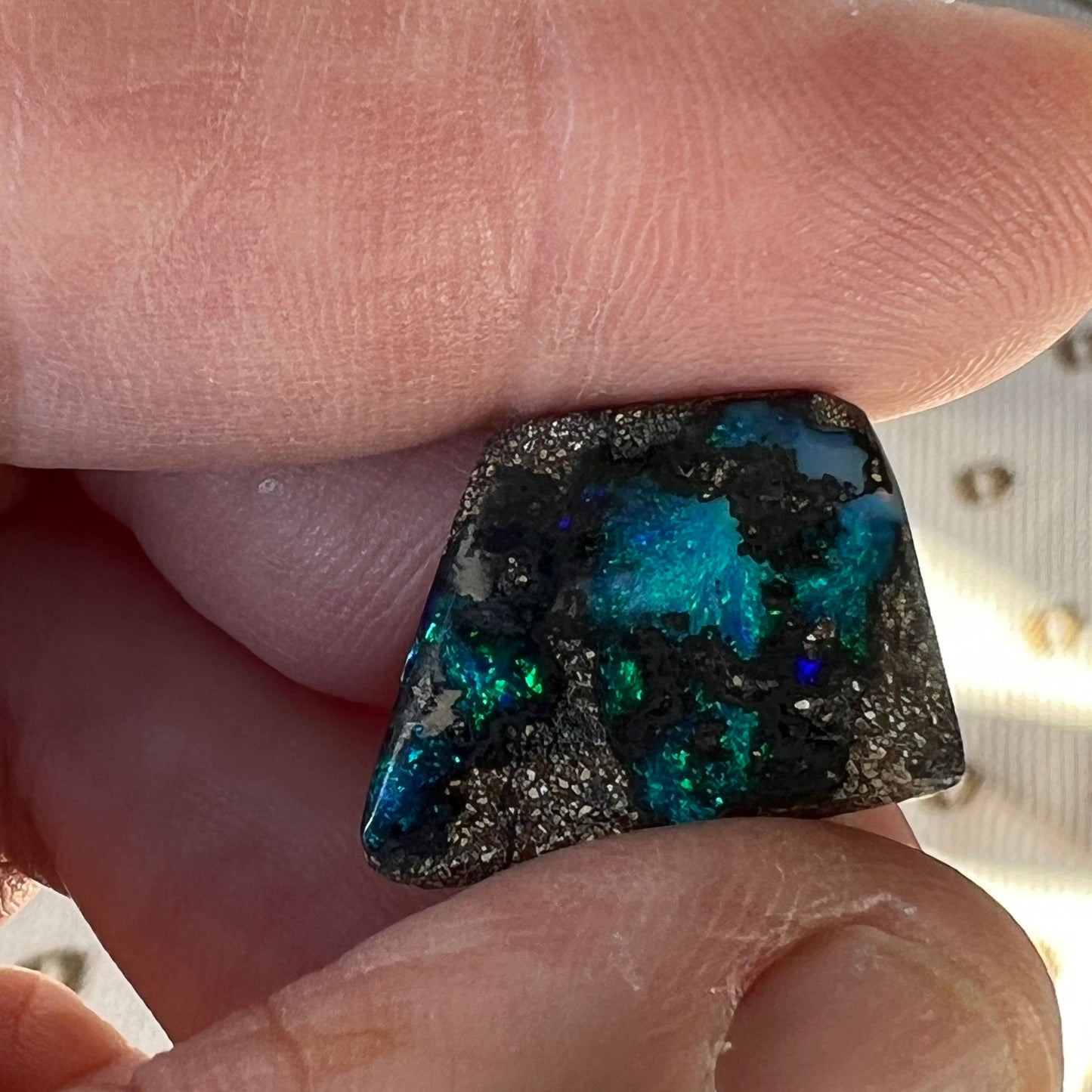 A nice Winton 14ct boulder opal with great colours.